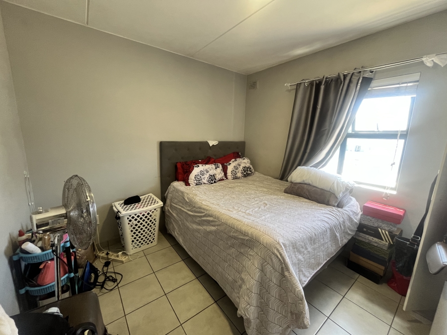 To Let 2 Bedroom Property for Rent in Parklands Western Cape